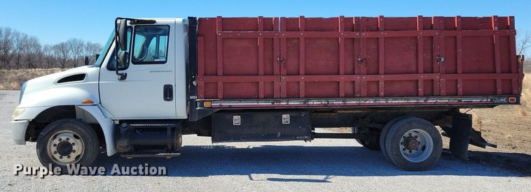 image for item LC9937 2006 International  4300 dump flatbed truck