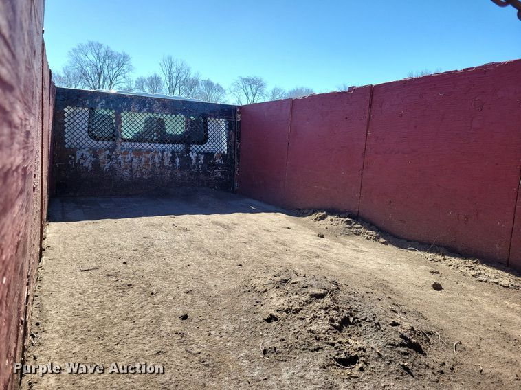 image for item LC9937 2006 International  4300 dump flatbed truck