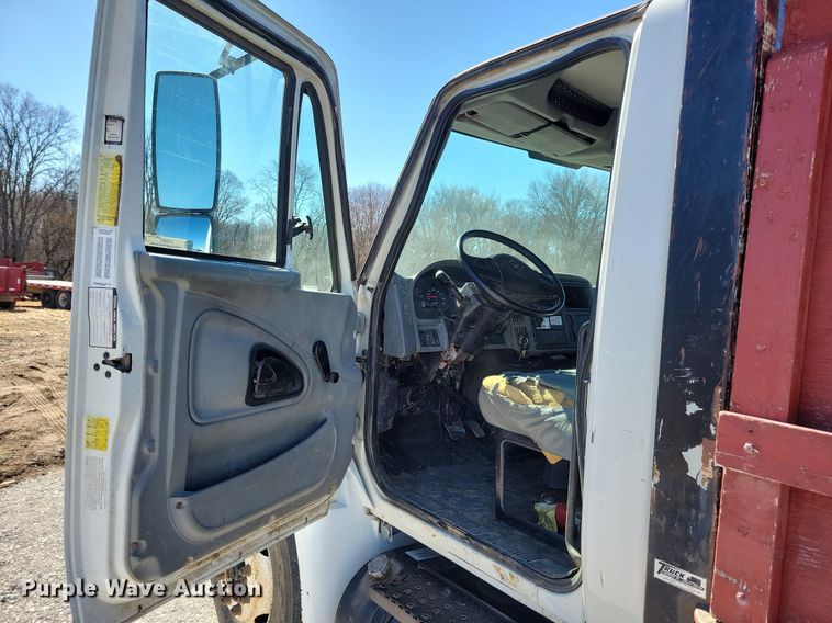 image for item LC9937 2006 International  4300 dump flatbed truck