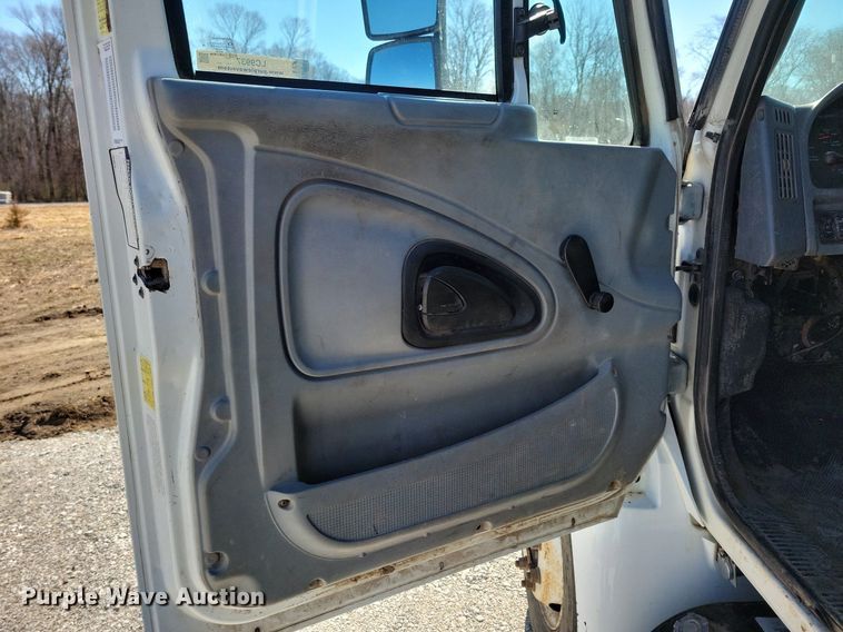 image for item LC9937 2006 International  4300 dump flatbed truck