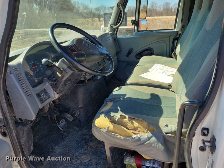 image for item LC9937 2006 International  4300 dump flatbed truck