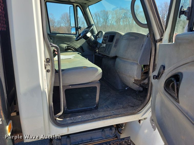 image for item LC9937 2006 International  4300 dump flatbed truck