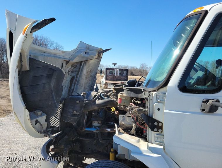 image for item LC9937 2006 International  4300 dump flatbed truck