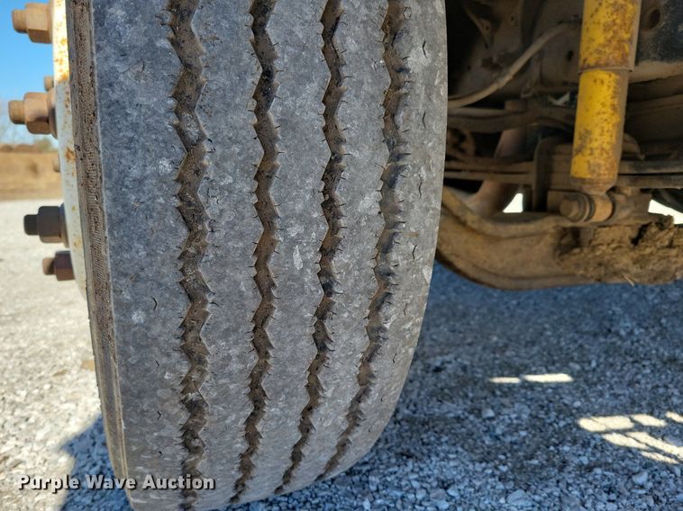 image for item LC9937 2006 International  4300 dump flatbed truck