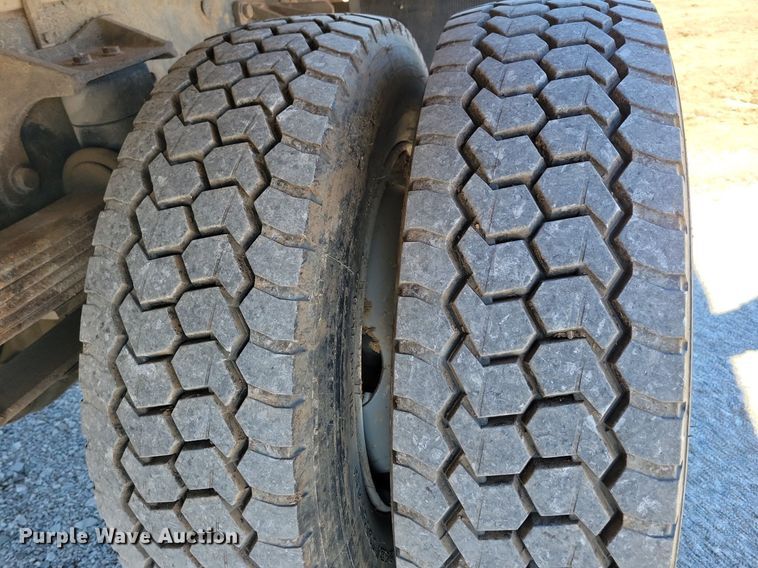 image for item LC9937 2006 International  4300 dump flatbed truck