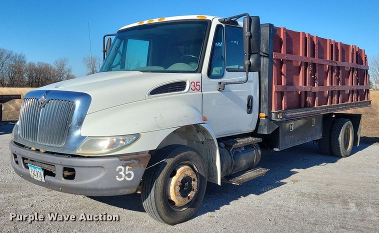 image for item LC9938 2007 International 4300 dump flatbed truck