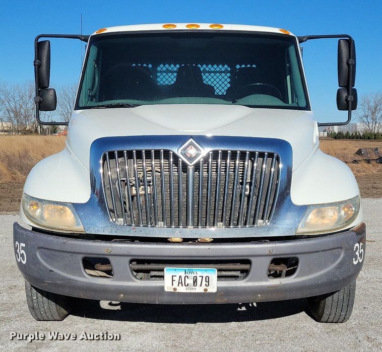 image for item LC9938 2007 International 4300 dump flatbed truck