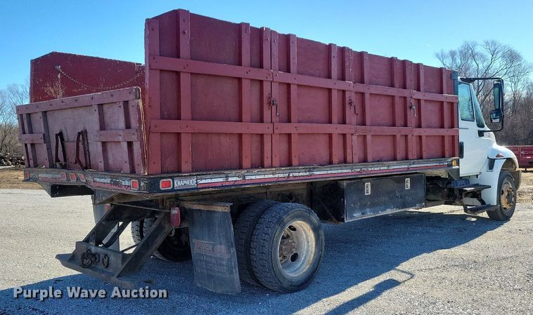 image for item LC9938 2007 International 4300 dump flatbed truck