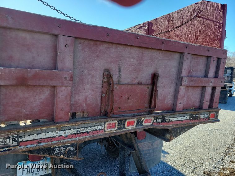 image for item LC9938 2007 International 4300 dump flatbed truck