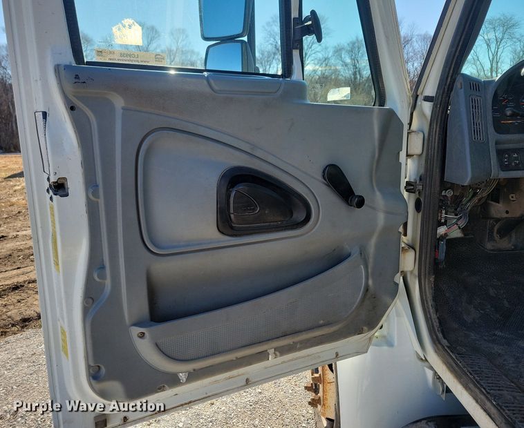 image for item LC9938 2007 International 4300 dump flatbed truck