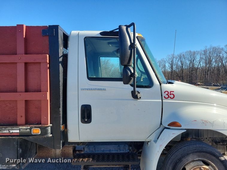 image for item LC9938 2007 International 4300 dump flatbed truck