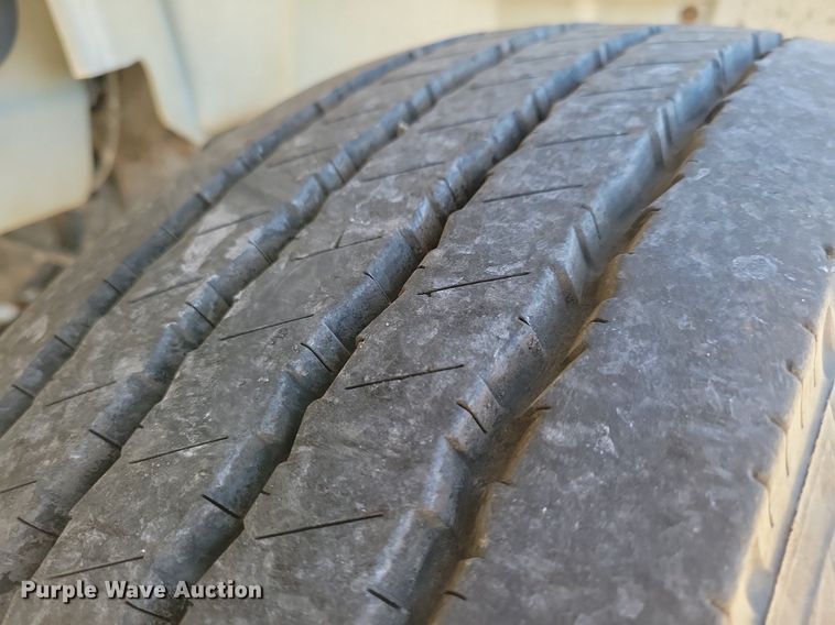 image for item LC9938 2007 International 4300 dump flatbed truck