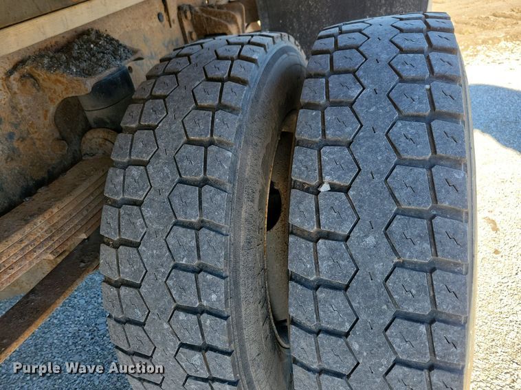 image for item LC9938 2007 International 4300 dump flatbed truck