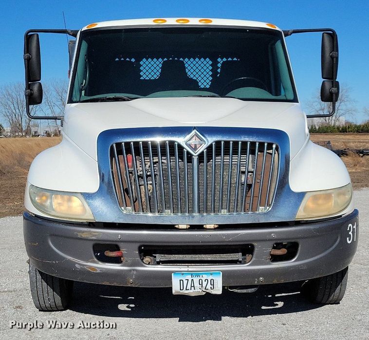 image for item LC9939 2006 International  4300 dump flatbed truck