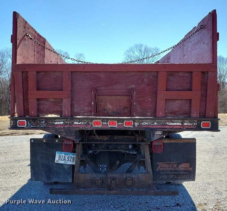 image for item LC9939 2006 International  4300 dump flatbed truck