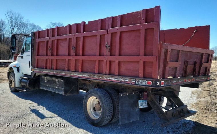 image for item LC9939 2006 International  4300 dump flatbed truck