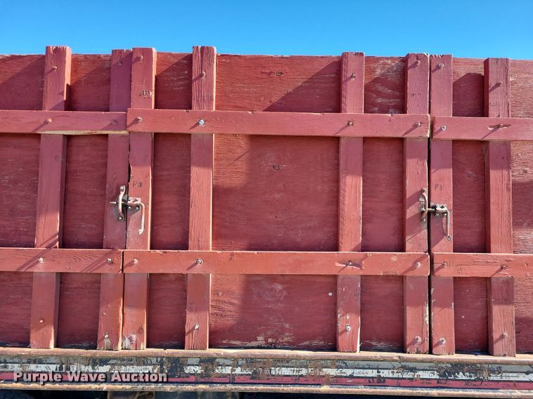 image for item LC9939 2006 International  4300 dump flatbed truck