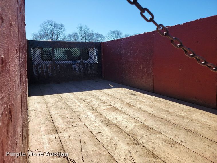 image for item LC9939 2006 International  4300 dump flatbed truck