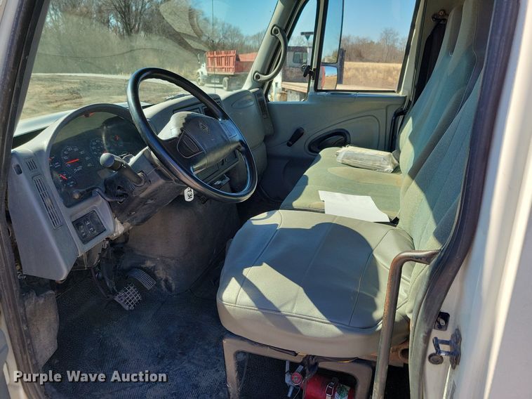 image for item LC9939 2006 International  4300 dump flatbed truck