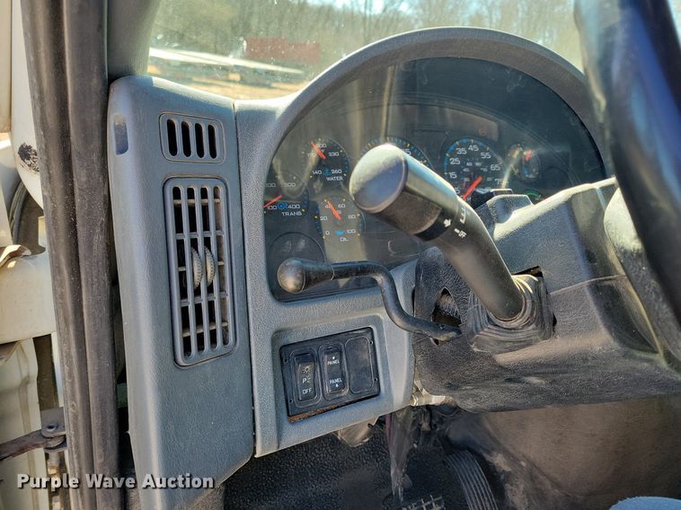 image for item LC9939 2006 International  4300 dump flatbed truck