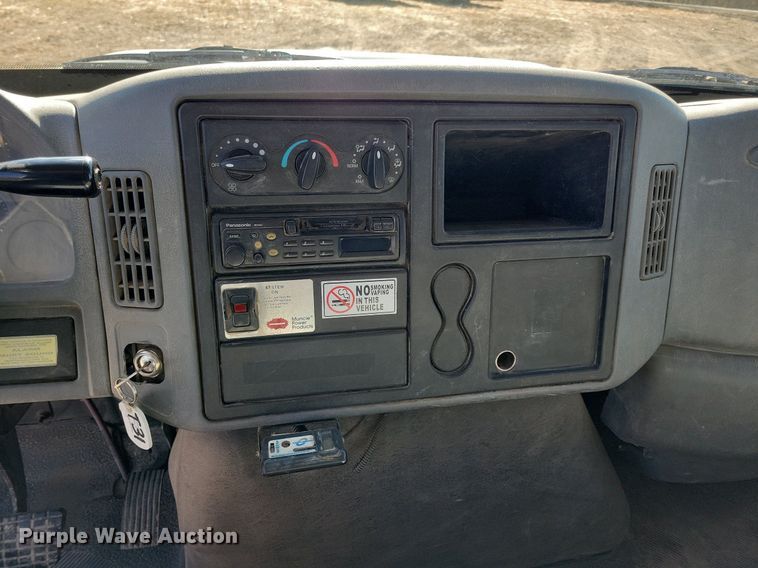 image for item LC9939 2006 International  4300 dump flatbed truck