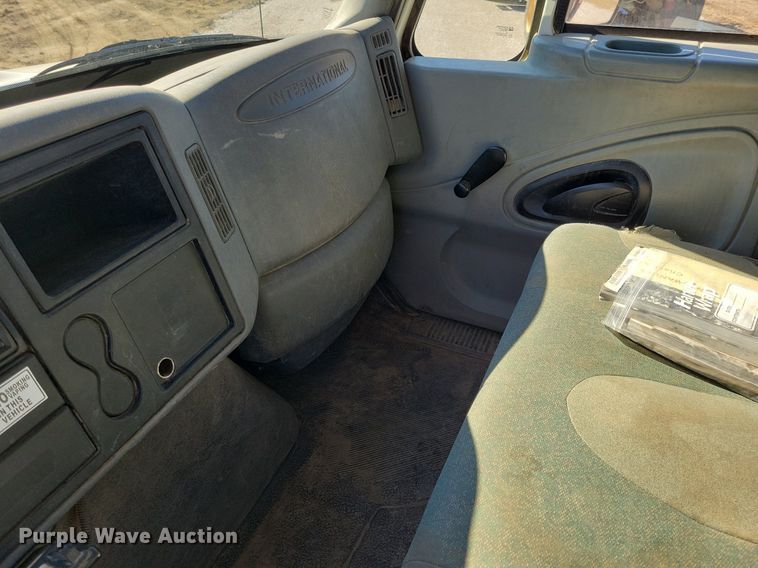 image for item LC9939 2006 International  4300 dump flatbed truck