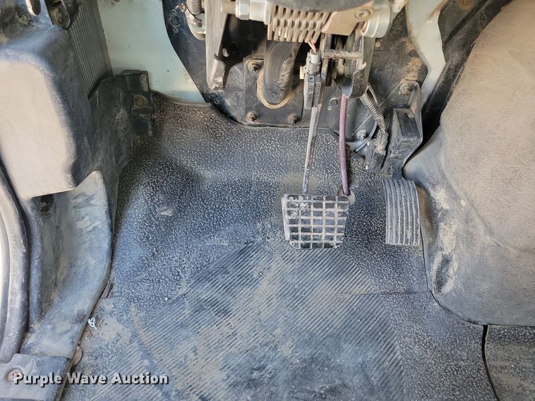 image for item LC9939 2006 International  4300 dump flatbed truck