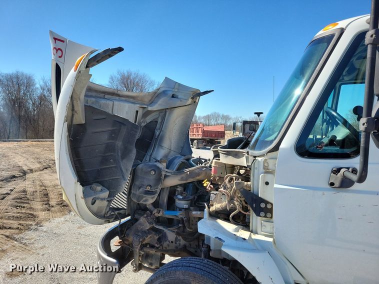 image for item LC9939 2006 International  4300 dump flatbed truck