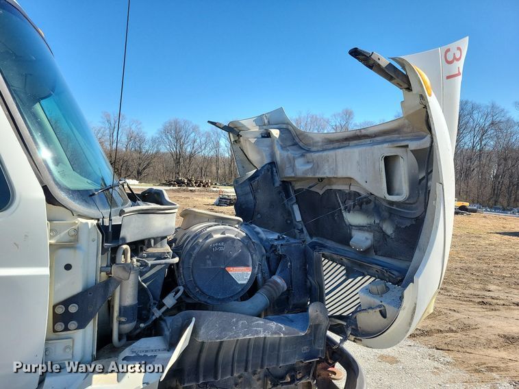 image for item LC9939 2006 International  4300 dump flatbed truck