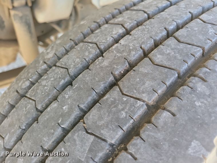 image for item LC9939 2006 International  4300 dump flatbed truck