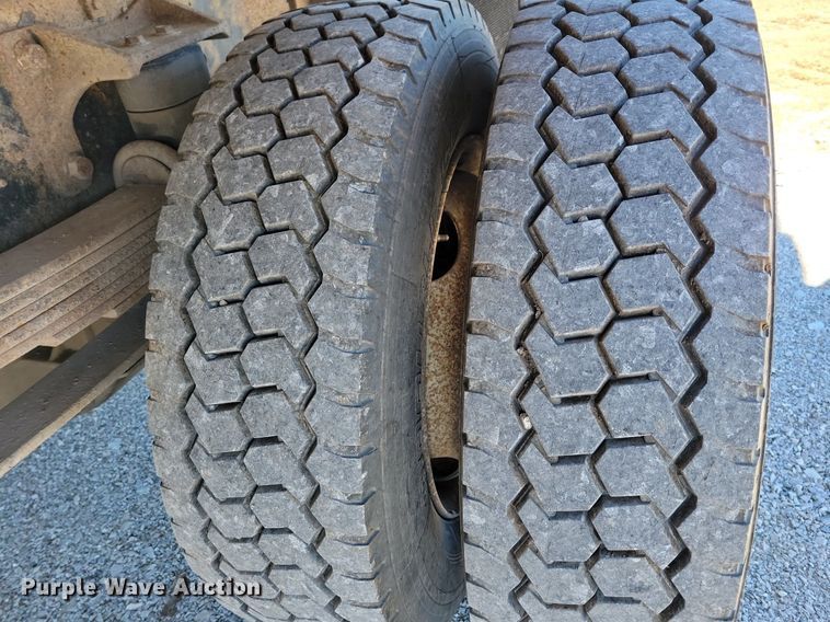 image for item LC9939 2006 International  4300 dump flatbed truck