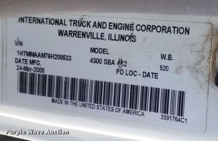 image for item LC9939 2006 International  4300 dump flatbed truck