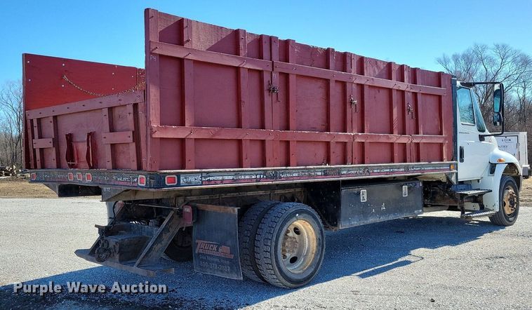 image for item LC9940 2006 International  4300 dump flatbed truck