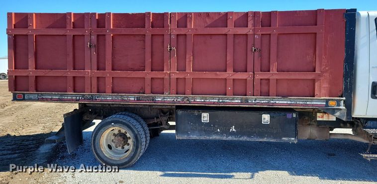 image for item LC9940 2006 International  4300 dump flatbed truck