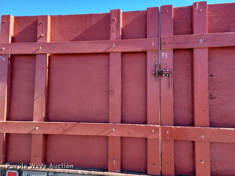 image for item LC9940 2006 International  4300 dump flatbed truck