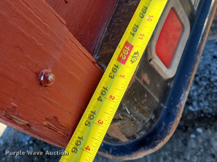 image for item LC9940 2006 International  4300 dump flatbed truck