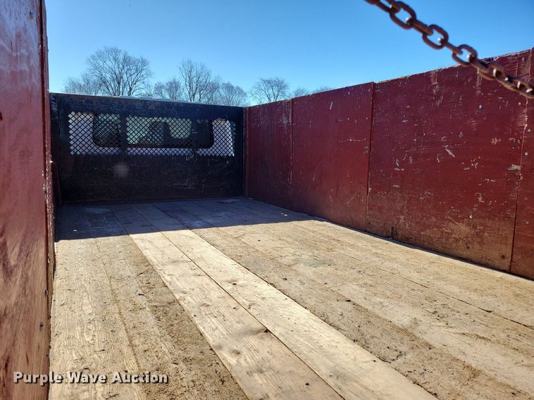 image for item LC9940 2006 International  4300 dump flatbed truck