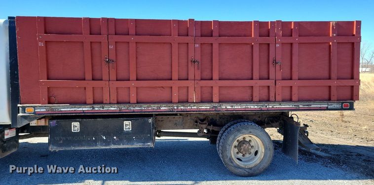 image for item LC9940 2006 International  4300 dump flatbed truck