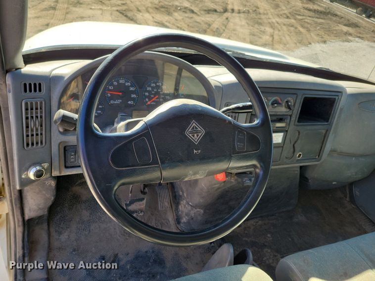 image for item LC9940 2006 International  4300 dump flatbed truck