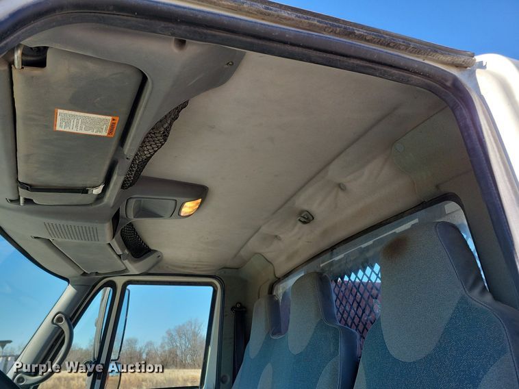 image for item LC9940 2006 International  4300 dump flatbed truck