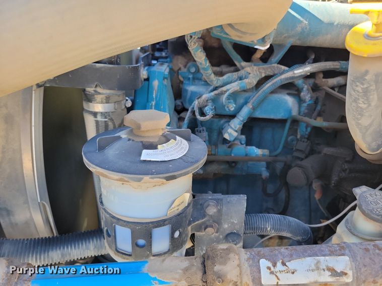 image for item LC9940 2006 International  4300 dump flatbed truck