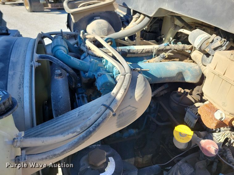 image for item LC9940 2006 International  4300 dump flatbed truck