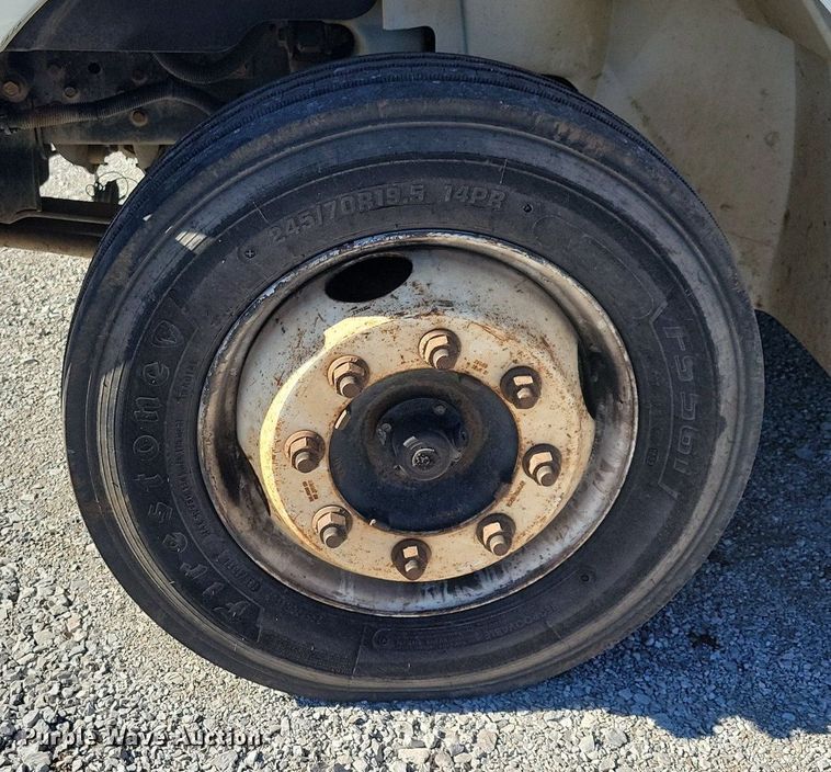 image for item LC9940 2006 International  4300 dump flatbed truck