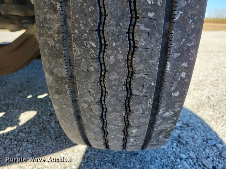 image for item LC9940 2006 International  4300 dump flatbed truck