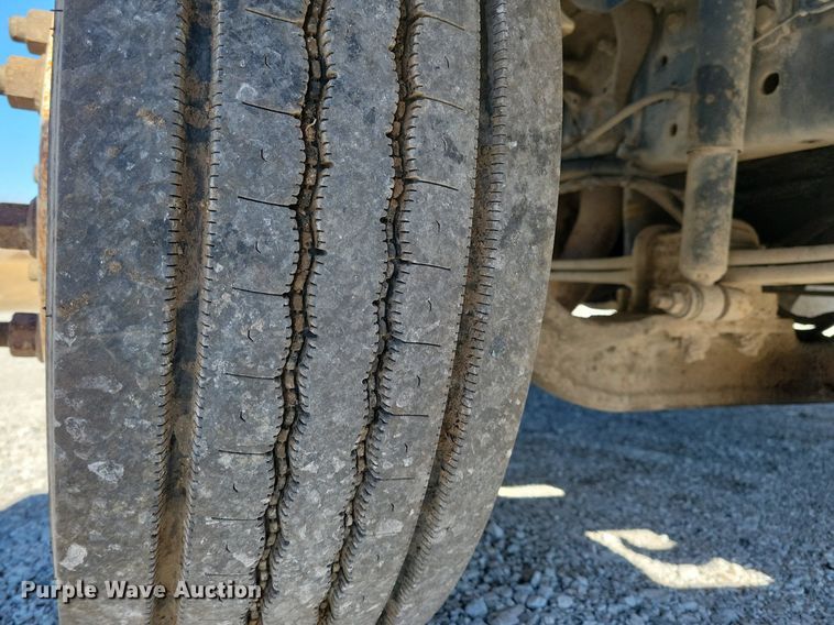 image for item LC9940 2006 International  4300 dump flatbed truck