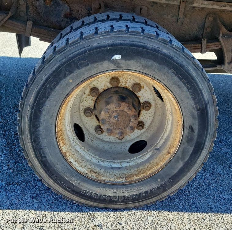 image for item LC9940 2006 International  4300 dump flatbed truck