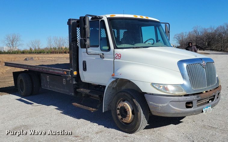 image for item LC9941 2006 International  4300 dump flatbed truck