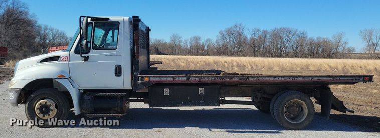 image for item LC9941 2006 International  4300 dump flatbed truck