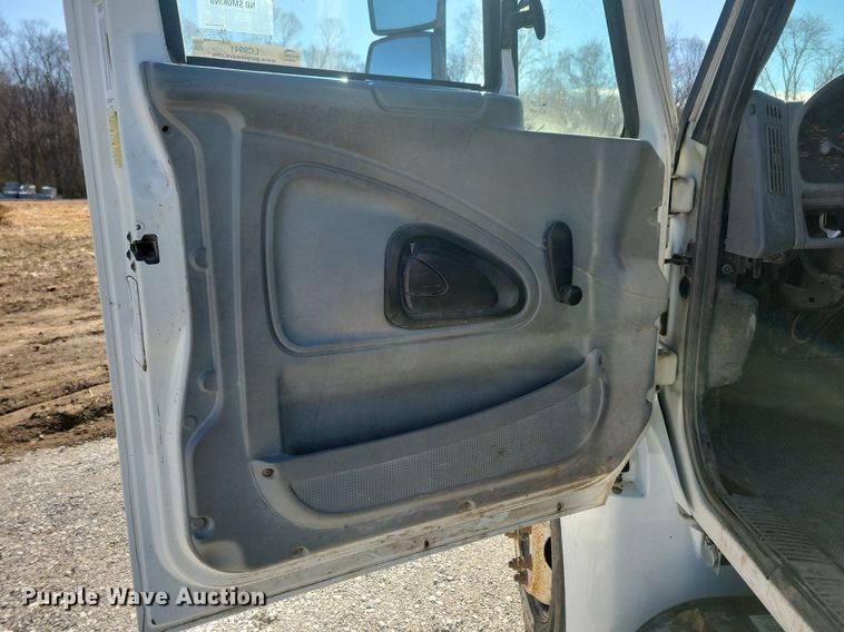 image for item LC9941 2006 International  4300 dump flatbed truck