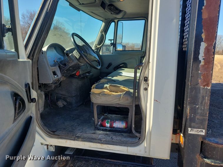 image for item LC9941 2006 International  4300 dump flatbed truck